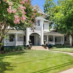 Mãn nhãn với cơ ngơi triệu đô rộng 8.000m2 của "hoa hậu giàu nhất Việt Nam"