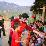 Du lịch thiện nguyện: Trao “cần câu cơm” cho người dân miền núi, vùng cao