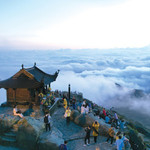 Du lịch tâm linh: Cẩn thận với xu hướng thương mại hoá quá đà