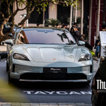 Porsche Taycan cũng giảm nhẹ doanh số