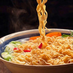 91% du khách Việt mang theo mì gói, muối chấm hoặc gia vị nêm sẵn khi đi du lịch