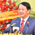 Ông Hầu A Lềnh phát biểu tại Đại hội Đảng bộ tỉnh Tuyên Quang, sáng 24/9