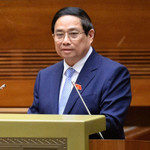 Thủ tướng Chính phủ Phạm Minh Chính báo cáo tại phiên họp