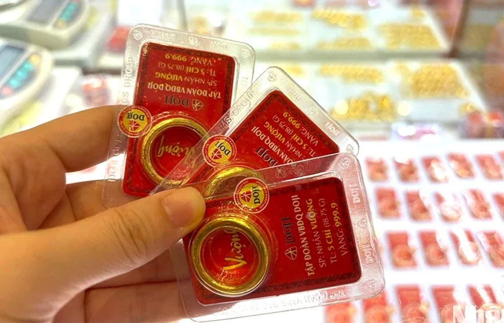 Giá vàng đảo chiều, SJC mất nửa triệu đồng mỗi lượng |