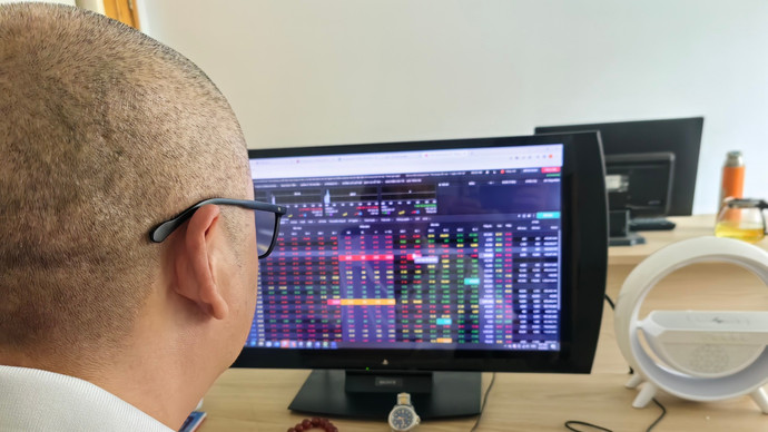 Áp sát vùng kháng cự mạnh, VN-Index bước vào pha tích lũy chọn lọc cổ phiếu