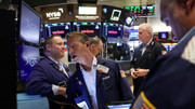 Nasdaq và S&P 500 giảm do sức ép từ ngành công nghệ