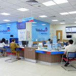 Hàng loạt phòng giao dịch đóng cửa, chuyện gì đang xảy ra với ngành ngân hàng?