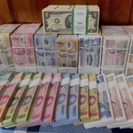 Dịch vụ đổi tiền bùng nổ trước Tết, người dân đối mặt rủi ro pháp lý