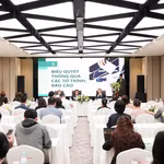 Ngành chứng khoán vào mùa đại hội: Tăng trưởng phân hóa, cuộc đua vốn nóng lên