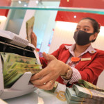 Ngân hàng lao vào cuộc đua CASA, áp lực giữ vốn giá rẻ ngày càng lớn