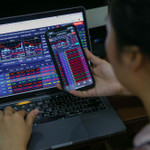 VN-Index điều chỉnh quanh 1.900 điểm, xu hướng tăng còn được giữ?