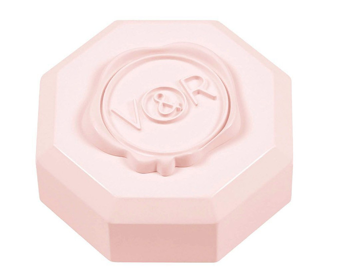 Sự xuất hiện bất ngờ của bánh xà phòng trên "mặt trận" hàng xa xỉ ảnh 7 xa-phong-3-1024x822.jpg
