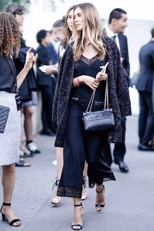 Những dáng áo cardigan nữ tính ảnh 4 Những dáng áo cardigan nữ tính ảnh 4