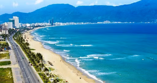 Mùa hè trên những bãi biển lộng lẫy của Đà Nẵng