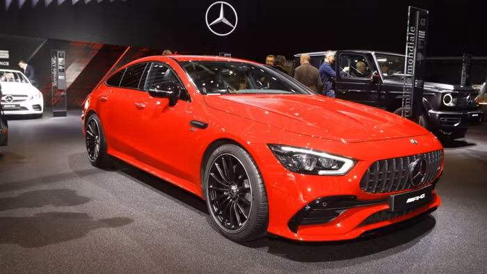 Mercedes-AMG GT 43 ra mắt tại Paris Motor Show 2018, so kè Porsche Panamera
