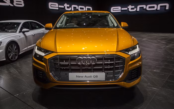xe-audi-q8-8.jpg