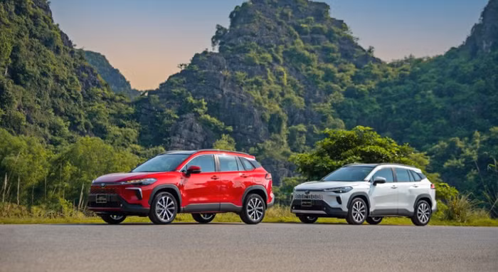 Toyota Corolla Cross và Toyota Hilux bùng nổ doanh số trong tháng 5