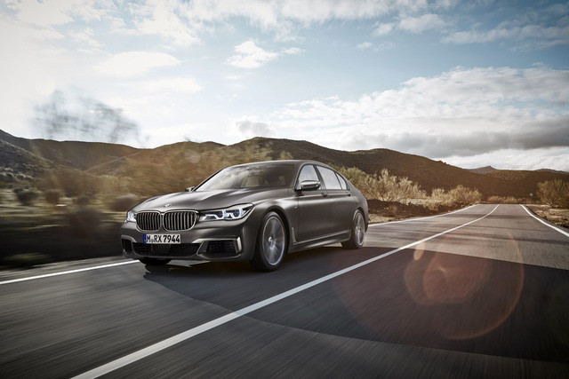 </p><p>Đúng như tin đồn, hãng BMW đã bổ sung phiên bản mạnh mẽ hơn cho dòng sedan hạng sang cỡ lớn 7-Series. Những hình ảnh và thông tin đầu tiên của BMW M760Li xDrive trước thềm triển lãm Geneva 2016 đã chính thức được tung ra.</p><p>