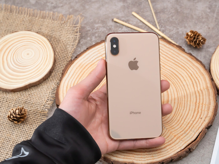 Bị Apple coi là đồ cổ, iPhone X vẫn hút khách