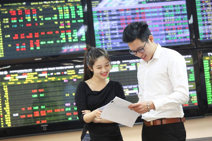 VN-Index duy trì đà tăng thận trọng, hướng đến vùng giá cao hơn trong quý 3