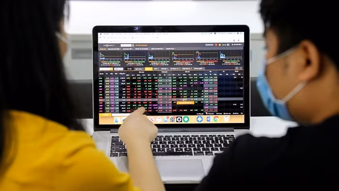 Áp lực điều chỉnh ngắn hạn gia tăng, VN-Index đối mặt thử thách tại vùng đỉnh cũ