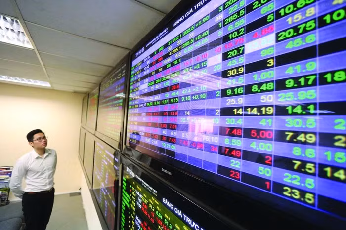 VN-Index tiến sát đỉnh cũ, kỳ vọng bứt phá lên vùng 1.340 điểm