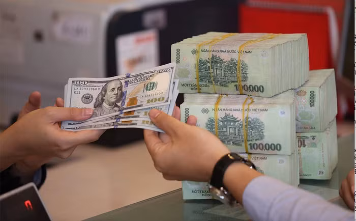 Người dân gửi hơn 7,3 triệu tỷ đồng vào ngân hàng