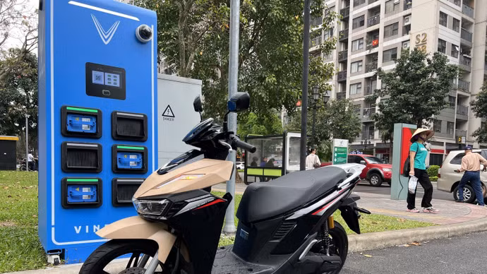 Nghịch lý tăng trưởng của xe máy xăng: Thị phần ngày càng giảm, doanh số đi ngang