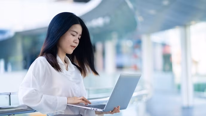 AI tạo sinh thay đổi công việc của phụ nữ: Cơ hội cho ai?
