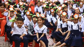 Miễn và hỗ trợ học phí là sự khẳng định rõ ràng rằng đầu tư cho giáo dục chính là đầu tư cho phát triển bền vững