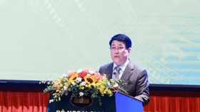 Ủy viên Bộ Chính trị, Chủ tịch nước Lương Cường đến dự và phát biểu chỉ đạo tại hội thảo.