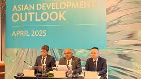 ADB dự báo tăng trưởng GDP Việt Nam trong năm 2025 đạt 6,6%