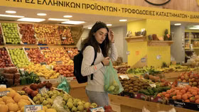 Vì sao một ổ bánh mì ở Đan Mạch đắt gấp ba lần Bulgaria?