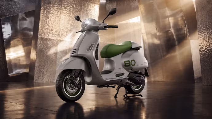 Vespa ra mắt xe tay ga giá 372 triệu đồng, chỉ có 4 chiếc bán tại Việt Nam