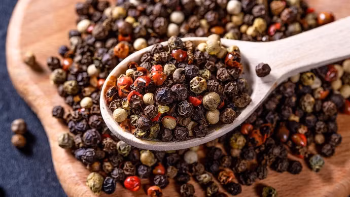 Giá nông sản hôm nay (13/10): Giá cà phê dao động trong khoảng 92.200 - 93.000 đồng/kg, hồ tiêu neo cao